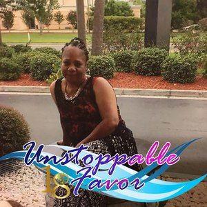 Meet your Posher, Essie